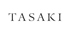 TASAKI创立于1954年，是集珍珠养殖加工和销售于一体的珠宝品牌。拥有品牌专属的珍珠养殖场。除了珍珠，钻石也是TASAKI珠宝的核心元素，TASAKI持有钻石供应商、全球钻石业界精英戴比尔斯集团授予的“原石采购权 ”。